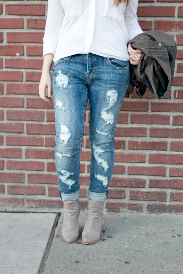 How to Wear Distressed Jeans - hellorigby seattle fashion