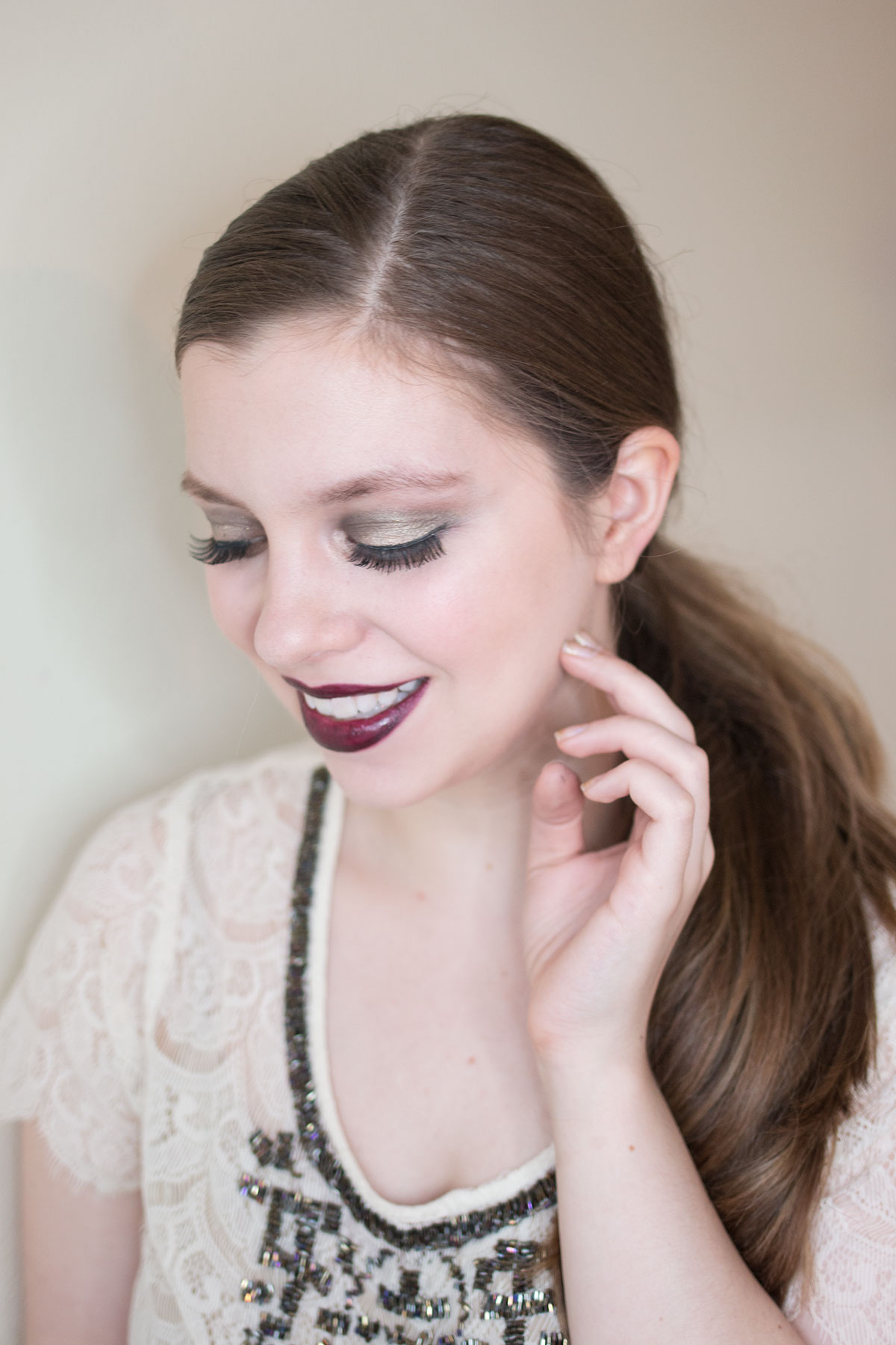 New Years Eve Makeup Tutorial: Champagne Smokey Eye & Plum Lip // hellorigby.com seattle fashion & beauty blog