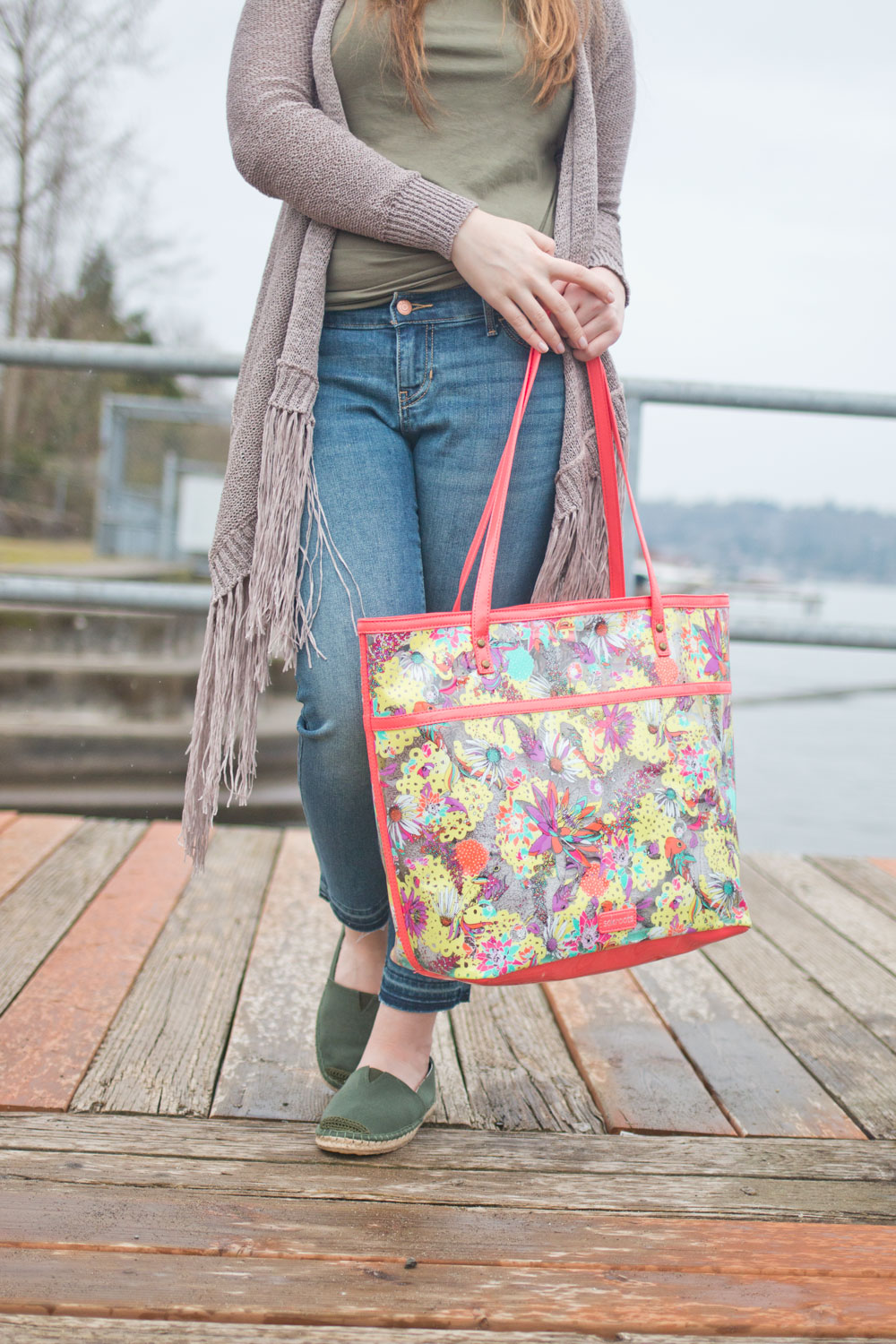 Spring Break Essentials: Beach Bag & Fringe Sweater Casual Outfit // Hello Rigby Seattle Fashion & Style Blog