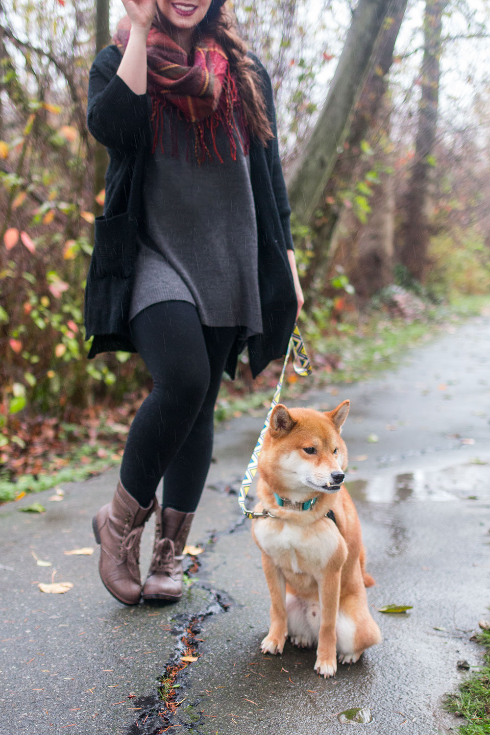 Casual Athleisure Outfit Idea for the Holidays // Hello Rigby Seattle Fashion Blog