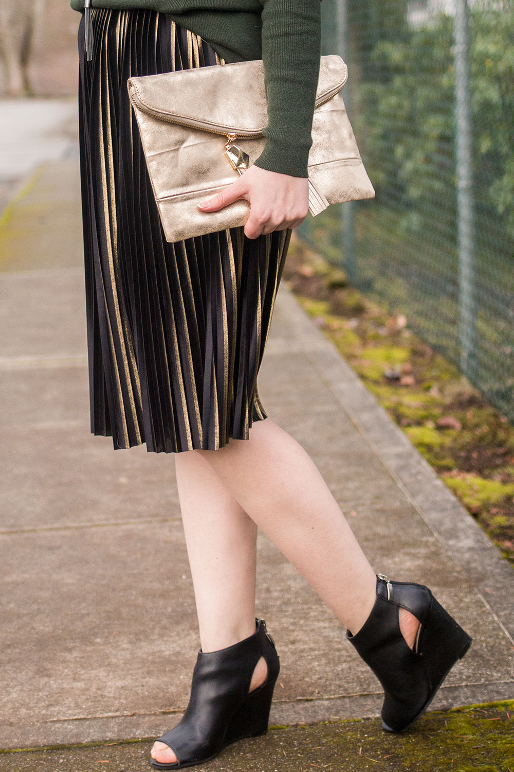Metallic Skirt for NYE Outfits // Hello Rigby Seattle Fashion Blog