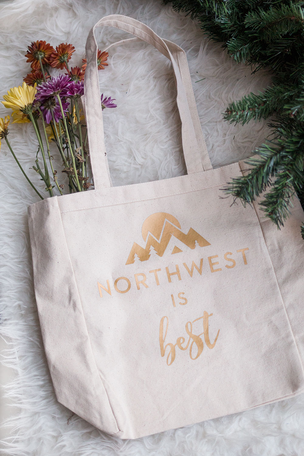 Songbird Paperie Northwest is Best Tote // Hello Rigby Seattle Fashion Blog
