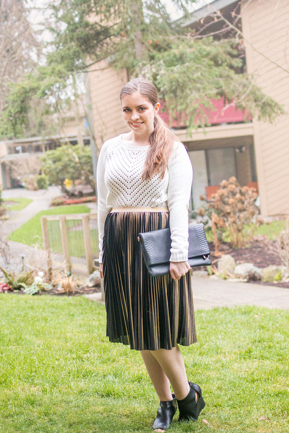 Stitch Fix January 2017: Evolution by Cyrus Phoebee Perforated Front Pullover // Hello Rigby Seattle Fashion Blog