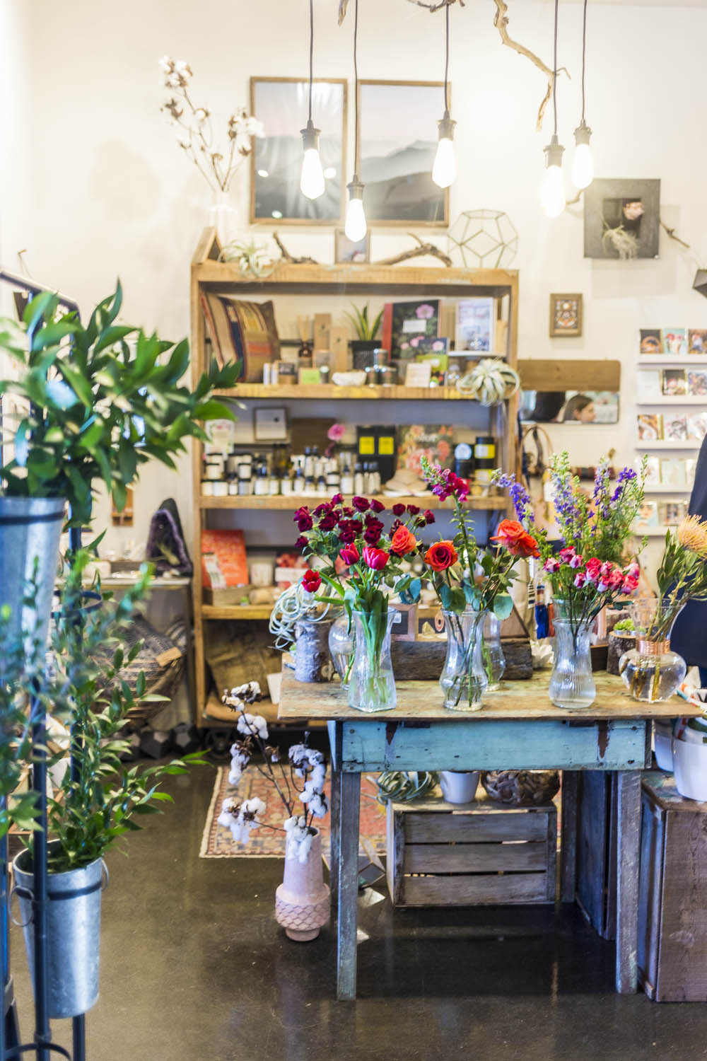Things to do in Olympia, WA: Visit the 222 Market and Fleurae Floral // Seattle Travel Blog