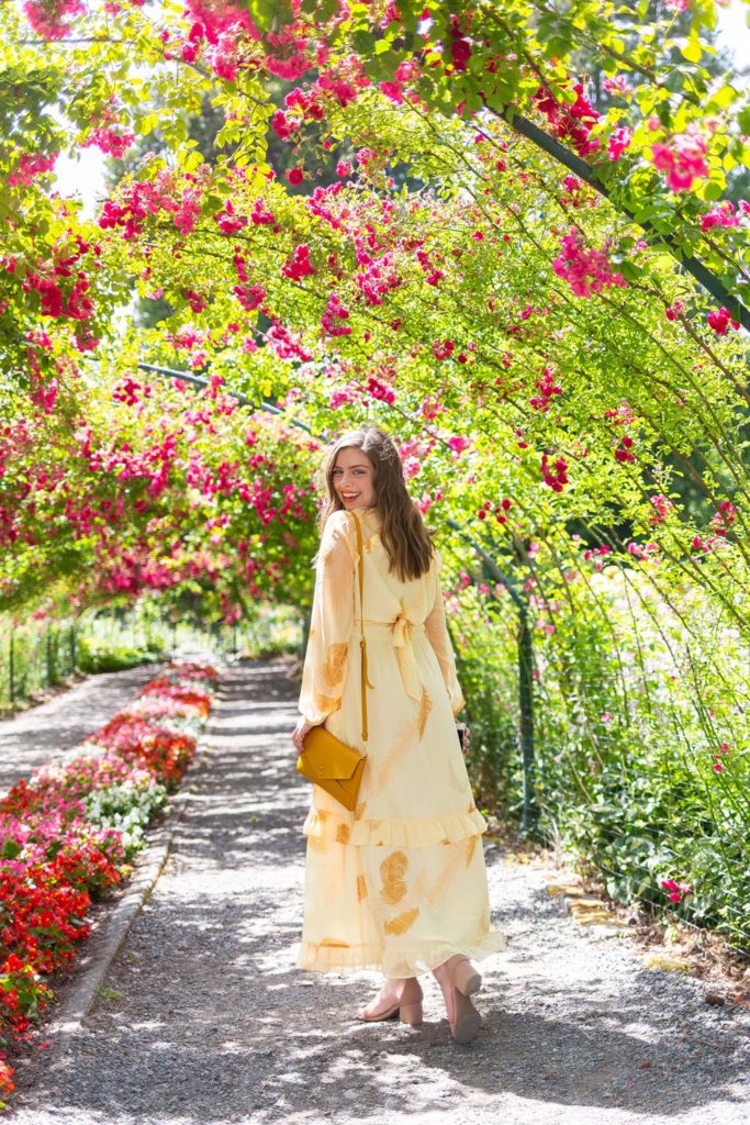 How to Find the Best Maxi Dresses for Short Girls // Petite Style Blog